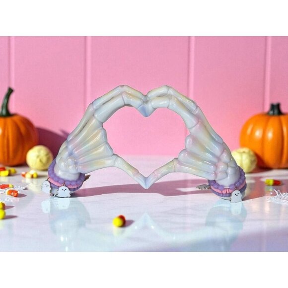 New LRG Pink Purple Skeleton Heart Hands Sculpture Love Halloween Holiday Decor - Picture 1 of 2